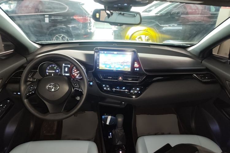 Used Toyota IZOA 2020 2.0L Yi Xiang CARE Center Console