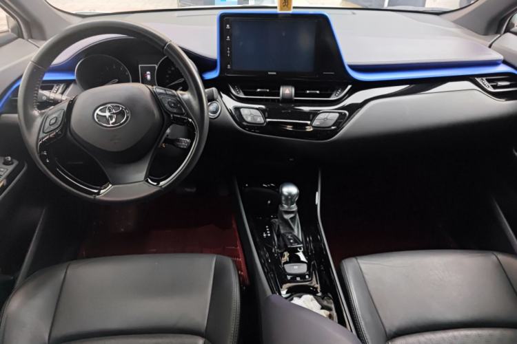 Used Toyota IZOA 2020 2.0L Yichi Version Center Console