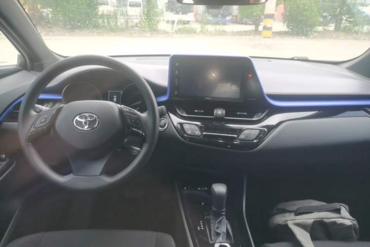 Used Toyota IZOA 2020 2.0L Enjoy Edition Center Console