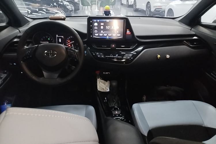 Used Toyota IZOA 2020 2.0L Yi Xiang CARE Center Console