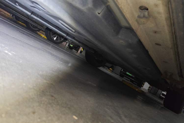 Used Toyota IZOA 2020 2.0L Yichi Version Chassis Front Left