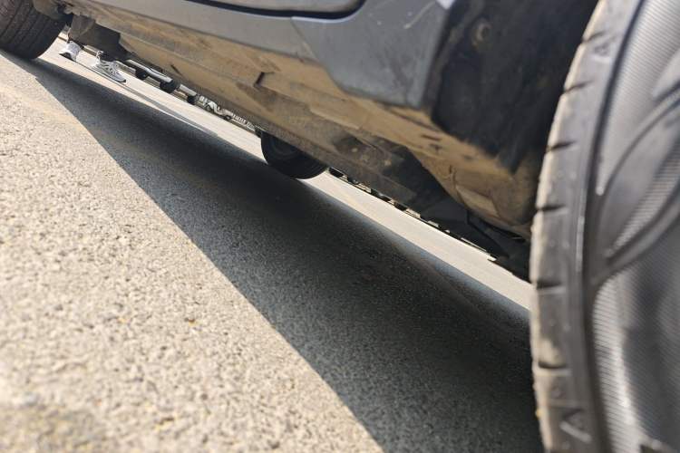 Used Toyota IZOA 2020 2.0L Yidong Edition Chassis Front Right