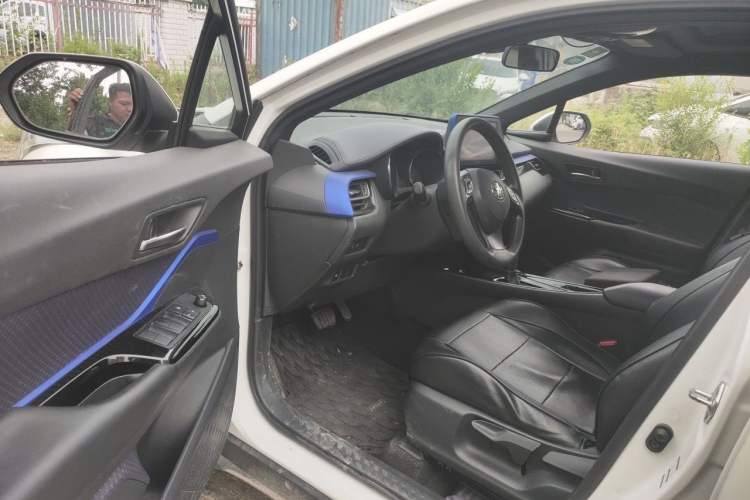 Used Toyota IZOA 2020 2.0L Enjoy Edition Driver Seat