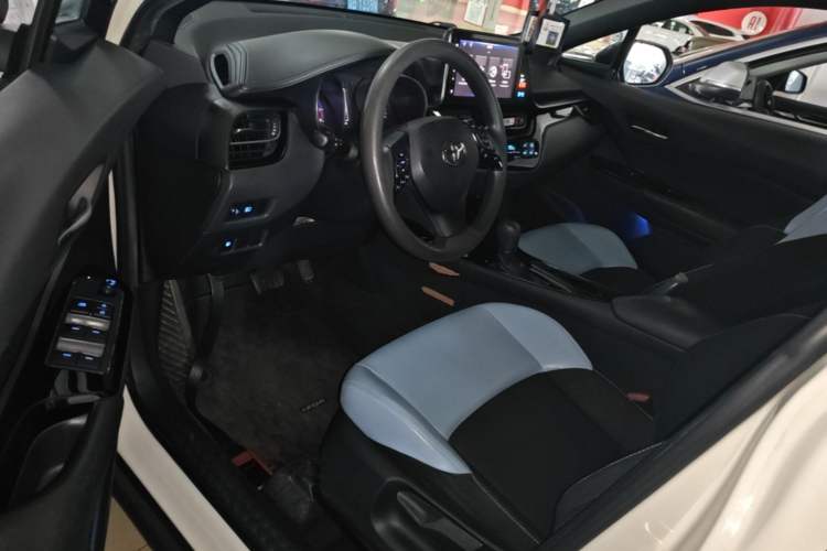 Used Toyota IZOA 2020 2.0L Yi Xiang CARE Driver Seat