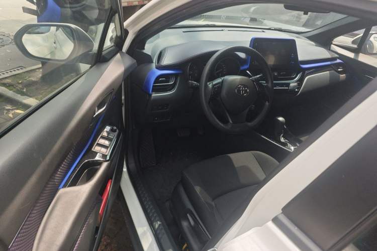 Used Toyota IZOA 2020 2.0L Enjoy Edition Driver Seat