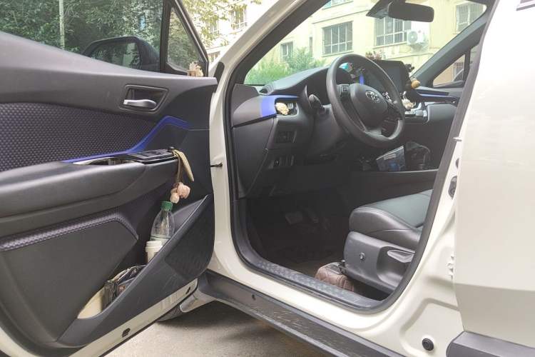 Used Toyota IZOA 2020 2.0L Yichi Version Driver Seat