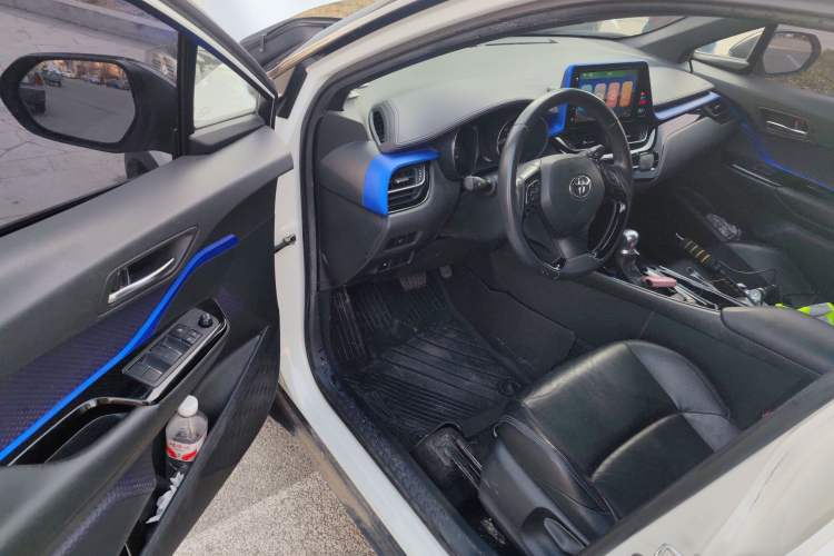 Used Toyota IZOA 2020 2.0L Yichi Version Driver Seat