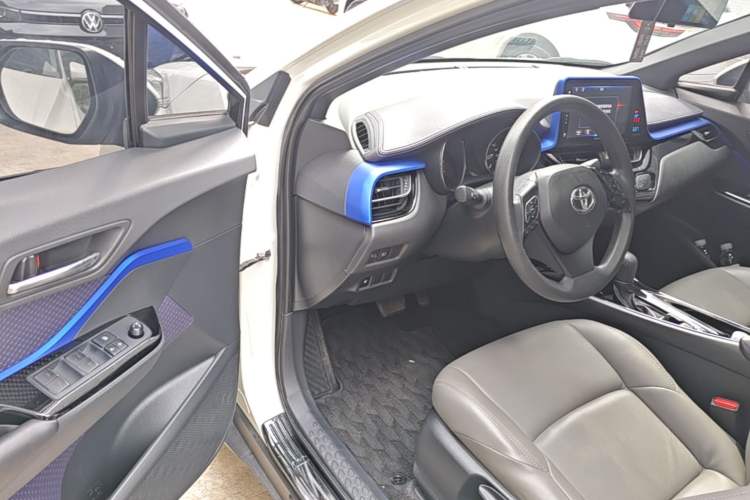 Used Toyota IZOA 2020 2.0L Enjoy Edition Driver Seat