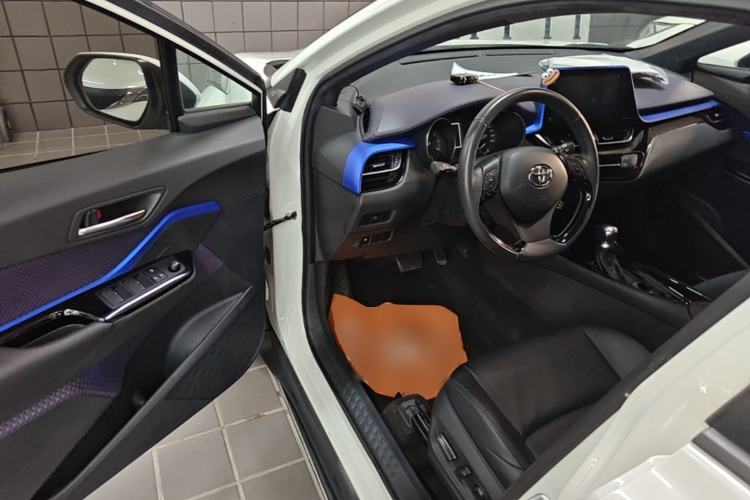 Used Toyota IZOA 2020 2.0L Yichi Version Driver Seat