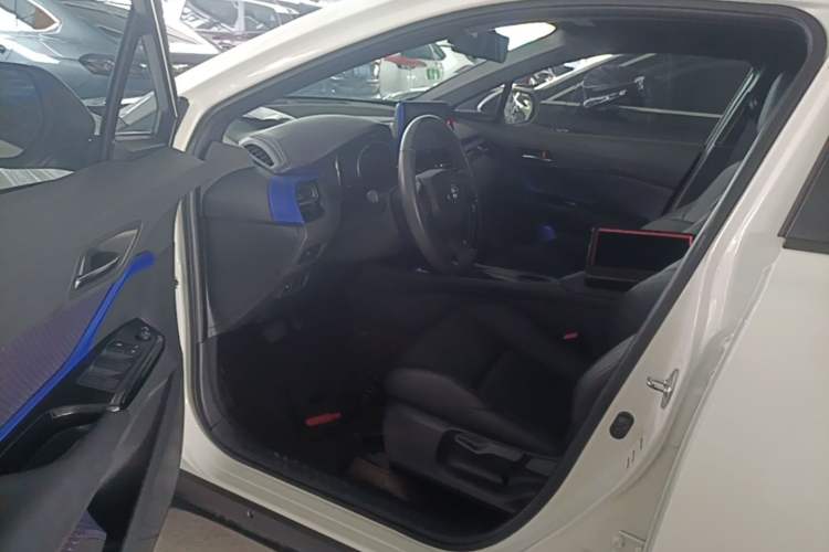 Used Toyota IZOA 2020 2.0L Yichi Version Driver Seat
