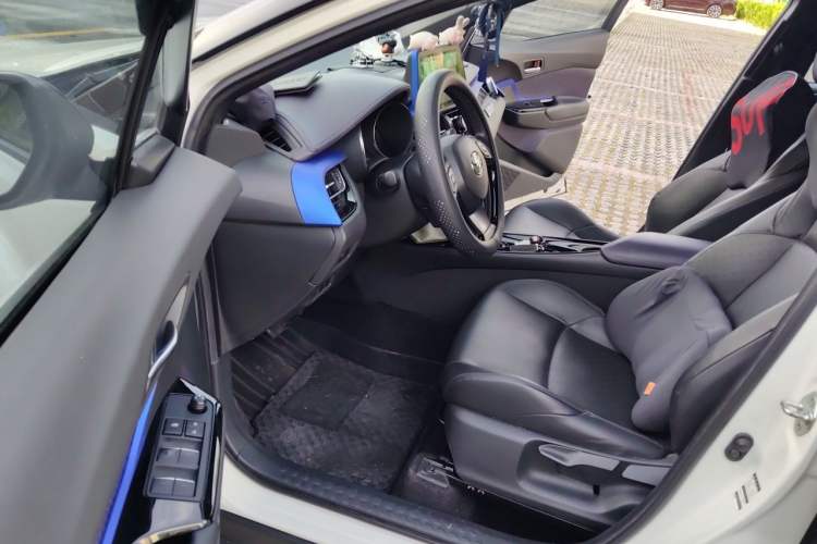 Used Toyota IZOA 2020 2.0L Yichi Version Driver Seat