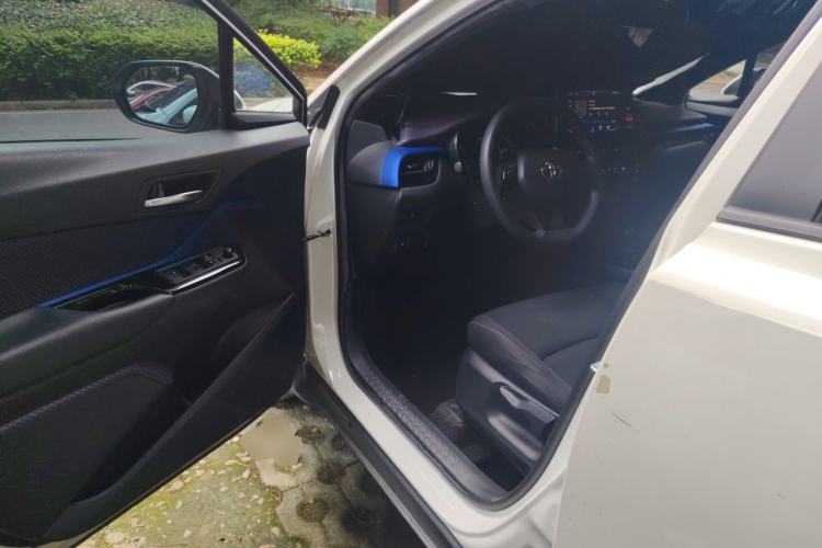Used Toyota IZOA 2020 2.0L Enjoy Edition Driver Seat