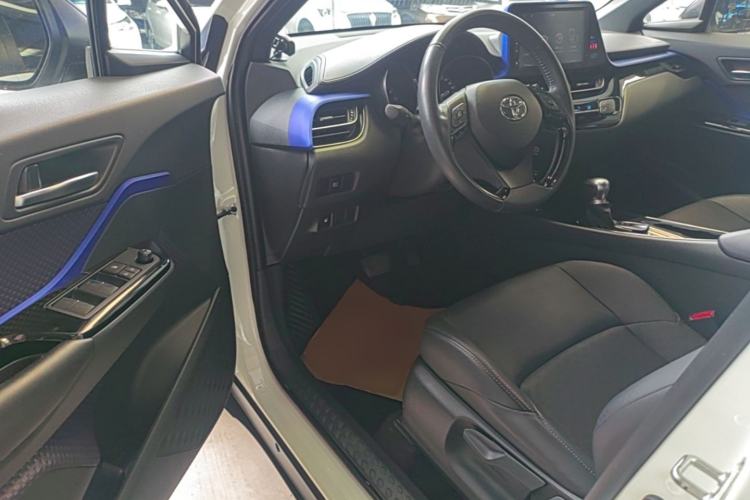 Used Toyota IZOA 2020 2.0L Yichi Version Driver Seat