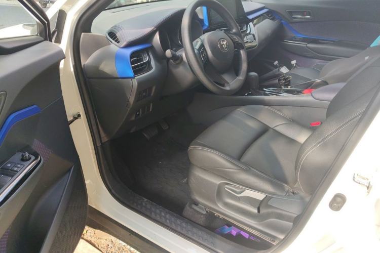 Used Toyota IZOA 2020 2.0L Enjoy Edition Driver Seat