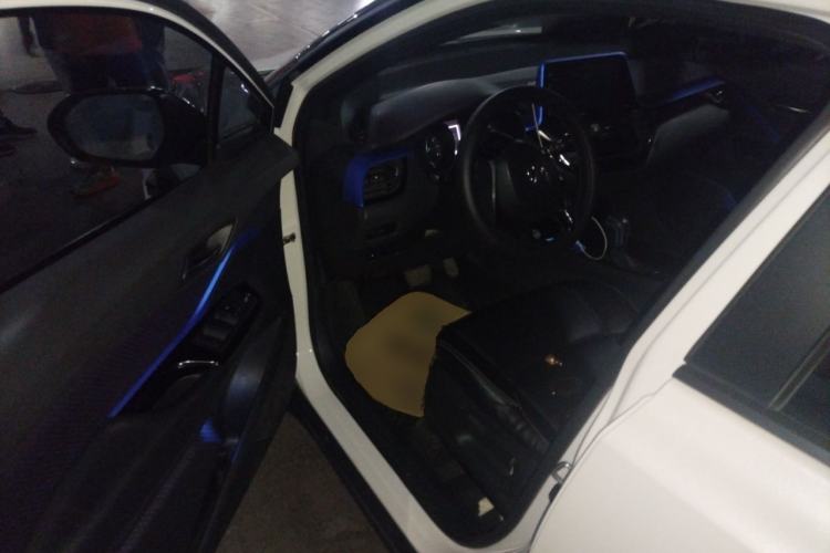 Used Toyota IZOA 2020 2.0L Enjoy Edition Driver Seat