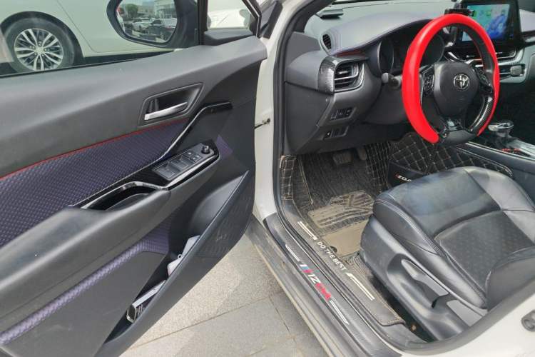 Used Toyota IZOA 2020 2.0L Yichi Version Driver Seat