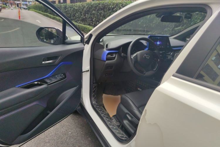 Used Toyota IZOA 2020 2.0L Yichi Version Driver Seat