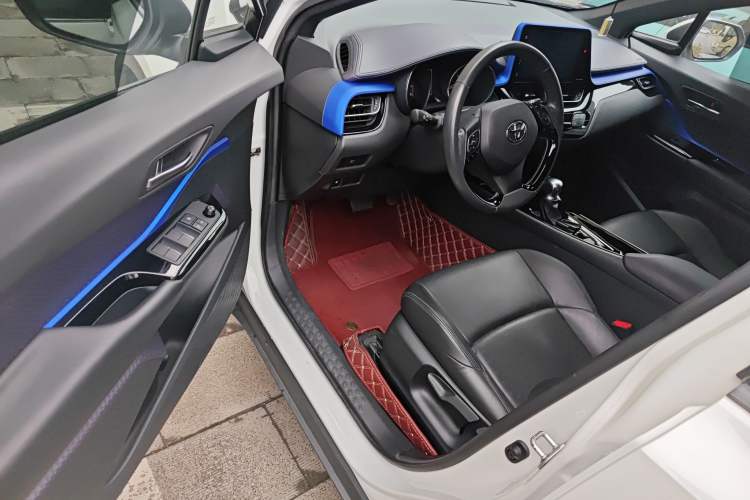 Used Toyota IZOA 2020 2.0L Yichi Version Driver Seat