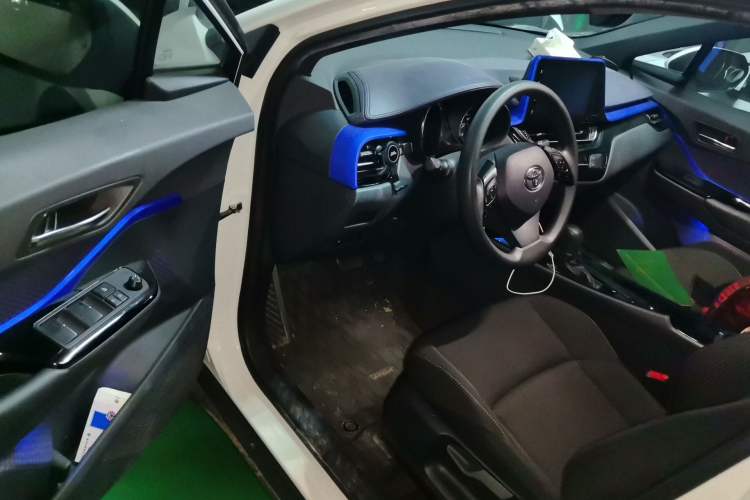 Used Toyota IZOA 2020 2.0L Enjoy Edition Driver Seat