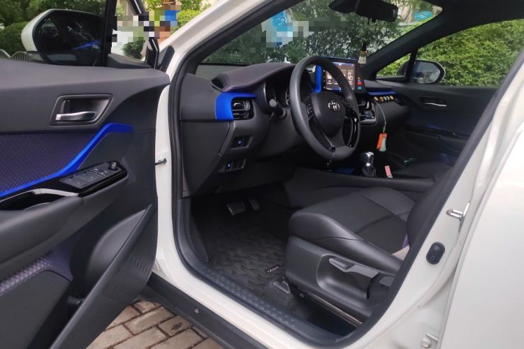 Used Toyota IZOA 2020 2.0L Yichi Version Driver Seat
