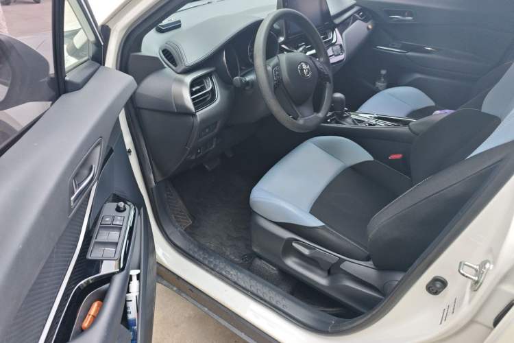 Used Toyota IZOA 2020 2.0L Yi Xiang CARE Driver Seat