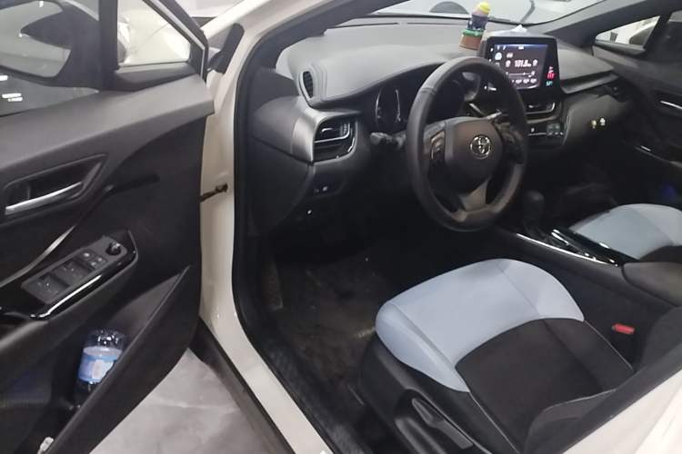 Used Toyota IZOA 2020 2.0L Yi Xiang CARE Driver Seat