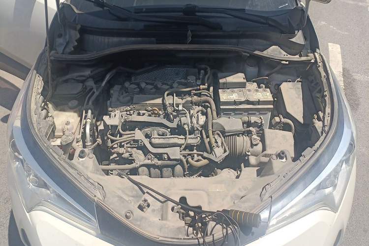 Used Toyota IZOA 2020 2.0L Yichi Version Engine Bay