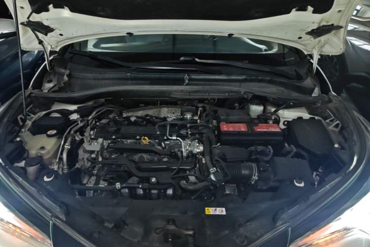 Used Toyota IZOA 2020 2.0L Yi Xiang CARE Engine Bay