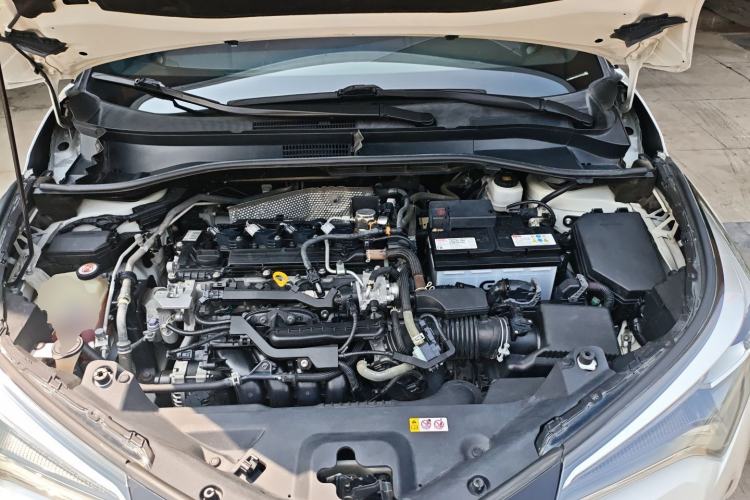 Used Toyota IZOA 2020 2.0L Yichi Version Engine Bay