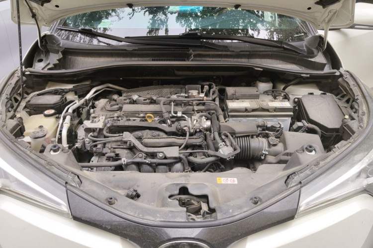 Used Toyota IZOA 2020 2.0L Yichi Version Engine Bay