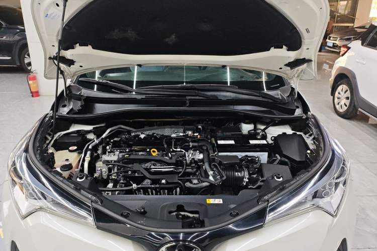 Used Toyota IZOA 2020 2.0L Yi Xiang CARE Engine Bay