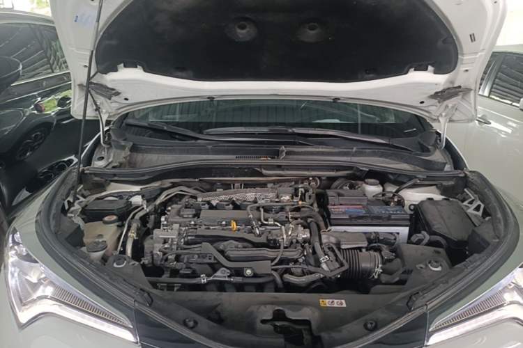 Used Toyota IZOA 2020 2.0L Yichi Version Engine Bay