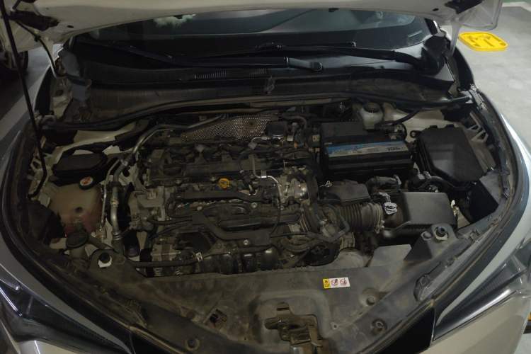 Used Toyota IZOA 2020 2.0L Yichi Version Engine Bay
