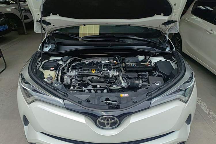 Used Toyota IZOA 2020 2.0L Yichi Version Engine Bay