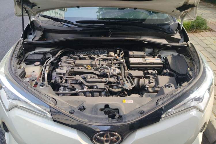 Used Toyota IZOA 2020 2.0L Enjoy Edition Engine Bay