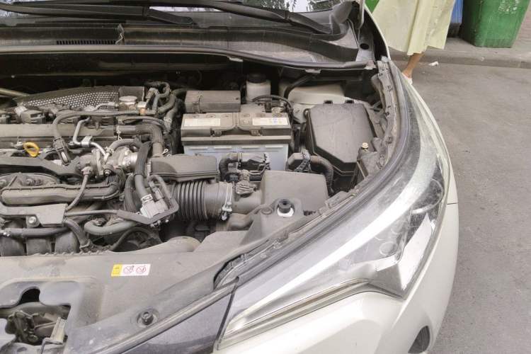 Used Toyota IZOA 2020 2.0L Yichi Version Engine Bay Left