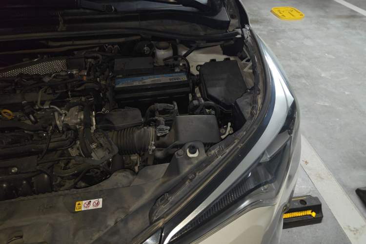 Used Toyota IZOA 2020 2.0L Yichi Version Engine Bay Left