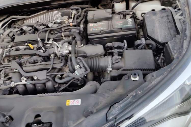 Used Toyota IZOA 2020 2.0L Yichi Version Engine Bay Left