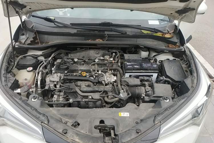 Used Toyota IZOA 2020 2.0L Yichi Version Engine Bay