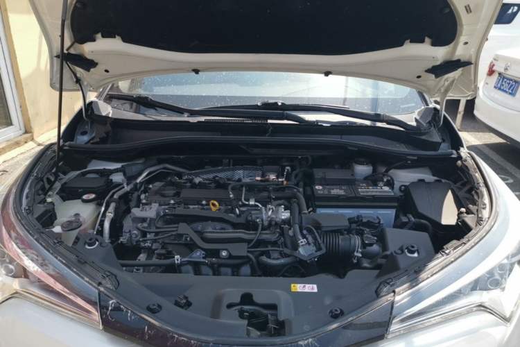 Used Toyota IZOA 2020 2.0L Enjoy Edition Engine Bay