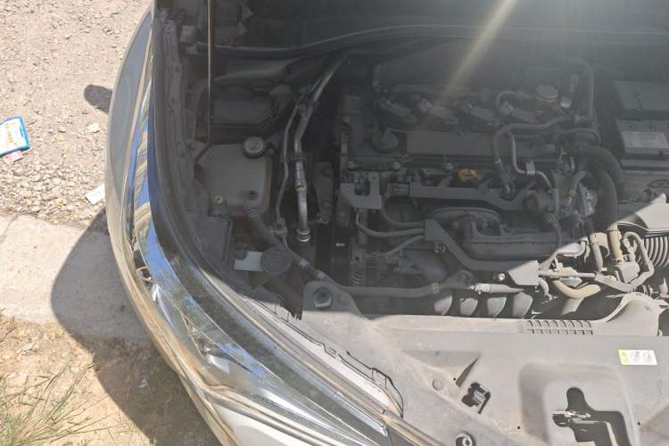 Used Toyota IZOA 2020 2.0L Yi Xiang CARE Engine Bay Right