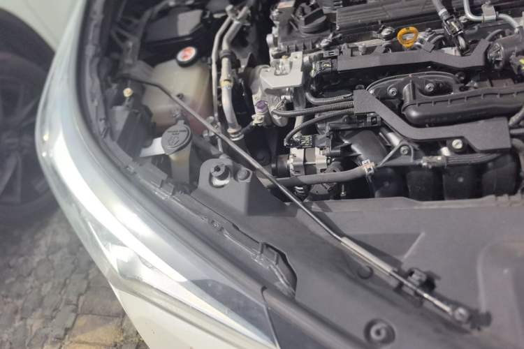 Used Toyota IZOA 2020 2.0L Enjoy Edition Engine Bay Right