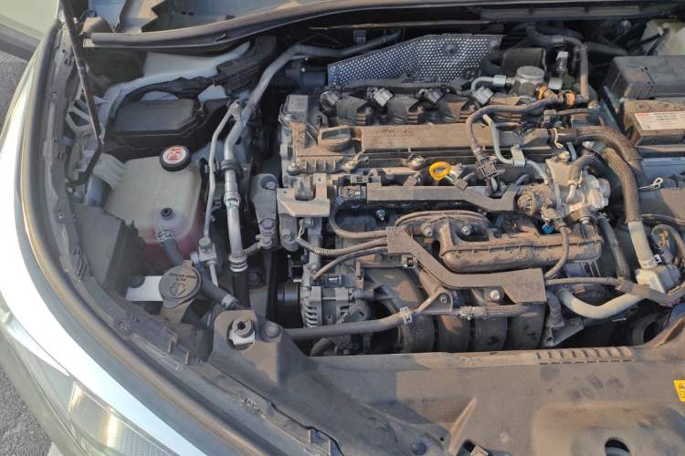 Used Toyota IZOA 2020 2.0L Yichi Version Engine Bay Right