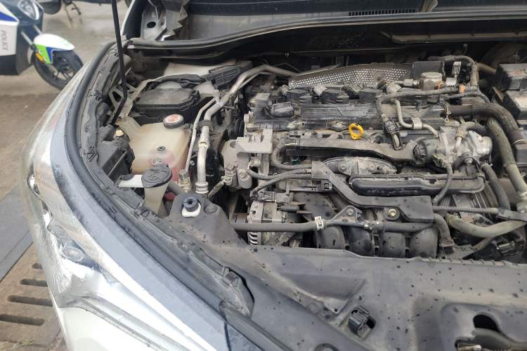 Used Toyota IZOA 2020 2.0L Yichi Version Engine Bay Right