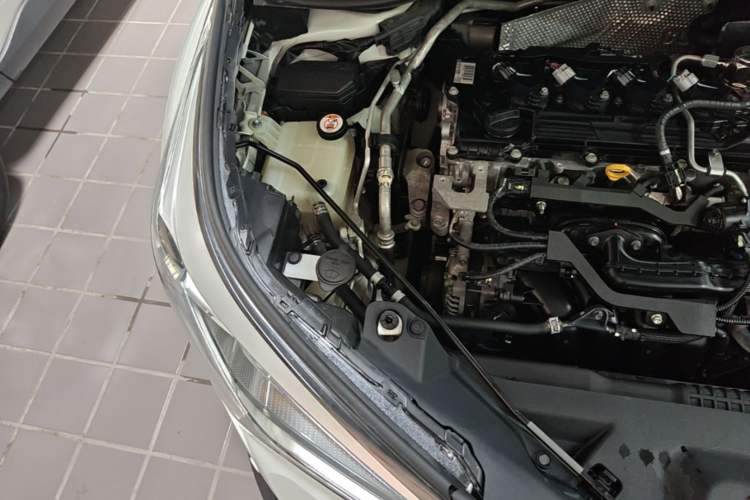 Used Toyota IZOA 2020 2.0L Yichi Version Engine Bay Right