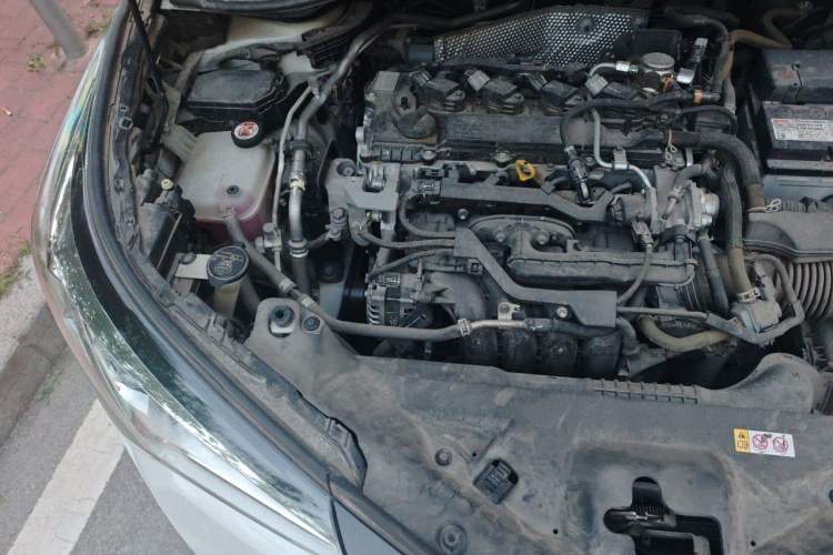 Used Toyota IZOA 2020 2.0L Yi Xiang CARE Engine Bay Right