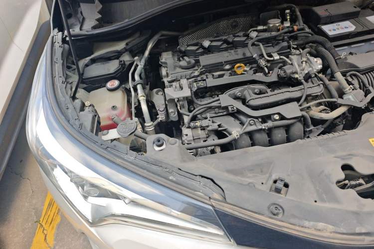 Used Toyota IZOA 2020 2.0L Yi Xiang CARE Engine Bay Right