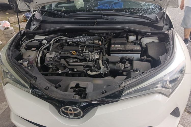 Used Toyota IZOA 2020 2.0L Yichi Version Engine Bay