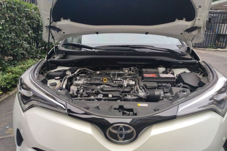 Used Toyota IZOA 2020 2.0L Yichi Version Engine Bay