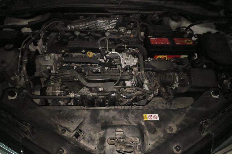 Used Toyota IZOA 2020 2.0L Enjoy Edition Engine Bay
